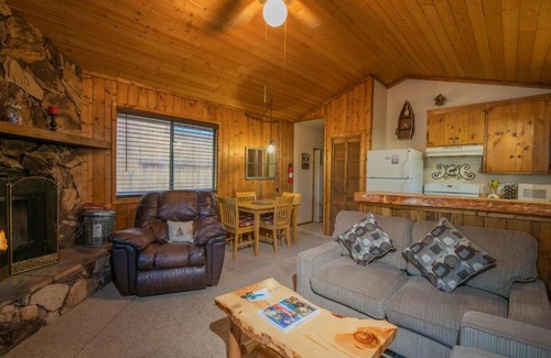 Sugarloaf House | King's Kabin