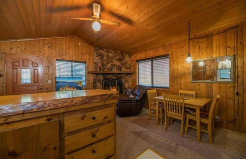 Sugarloaf House | King's Kabin