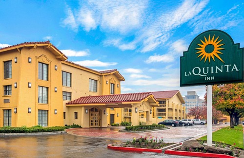 Downtown Hotel | La Quinta Inn by Wyndham Fresno Yosemite