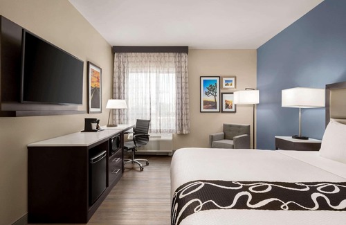 San Bernardino Hotel | La Quinta Inn & Suites by Wyndham San Bernardino