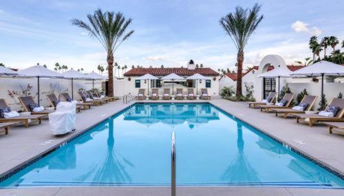 Historic Tennis Club Hotel | La Serena Villas