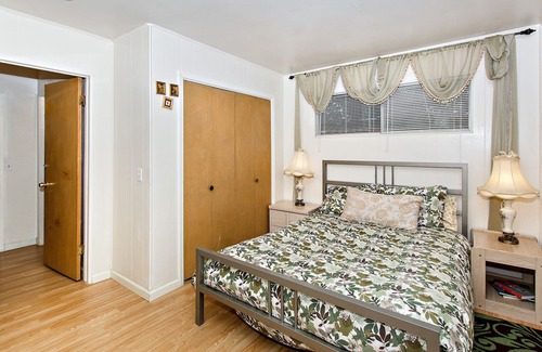 Crestline House | Lake Gregory Paradise. Two bedrooms. Few Minutes From The Lake.