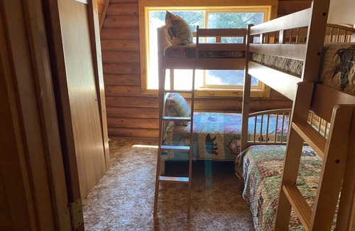 Crestline Cabin | Lake View Log Cabin