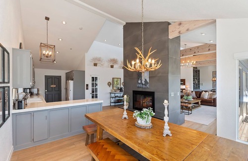 Fawnskin Cabin | Lakeview Villa: Amazing Panoramic Lake & Mountain Views! Pool Table!