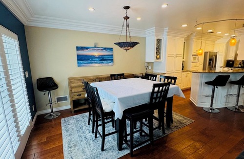 Belmont Shore House | Large 4 bedroom, steps from the beach with rooftop patio and jacuzzi. Sleeps 10