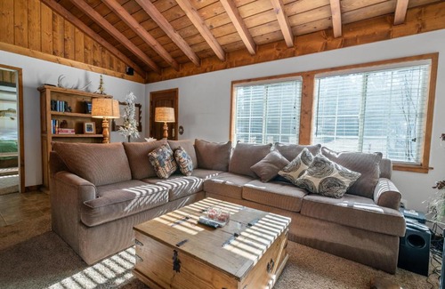 Big Bear City House | Lazy Moose Lodge