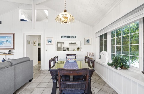 Balboa Island House | Location, Beach and Boardwalk for this classic beach cottage