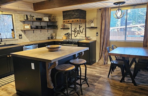 Summit Estates House | LOCATION, LOCATION: NEW REMODEL. FIVE START PROPERTY. YOU WILL LOVE THIS HOME!
