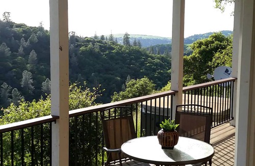 Penn Valley Cabin | Lodge ∙ 1 bedroom ∙ 2 guests