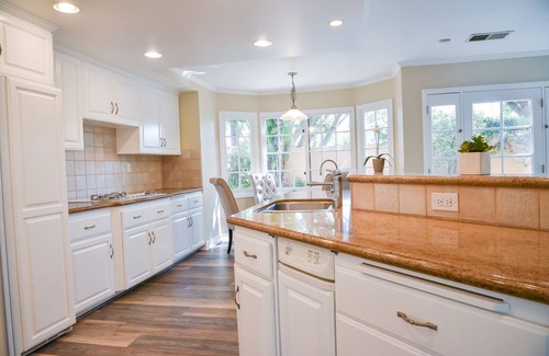 Harbor House | Long Beach 2-Story Stunner in Quaint Neighborhood
