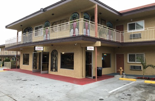 West Athens Hotel | Los Angeles Inn & Suites - LAX