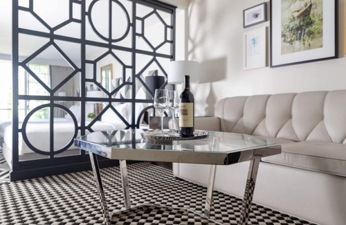 Norma Triangle Hotel | Los Angeles Rooftop Suite! Four Stylish Units for Best Price with Balcony, Pool!