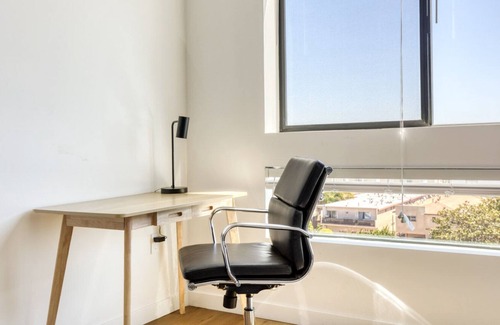 Palms Apartment | Lovely Culver City 1BR w/Gym & Roof Lounge, Walkable Area, by Blueground
