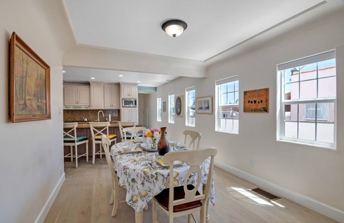 Northwest San Pedro Villa | Lovely spacious 6-bedroom villa with Hot Tub in Los Angeles