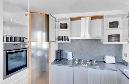 Abingdon Apartment | Luxe Kensington 2BR w/Roof Terrace, 5 mins to Earls Court, by Blueground