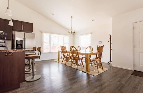 Inglewood House | Luxurious 4Bdrm Home with Private Backyard near SOFI, LAX