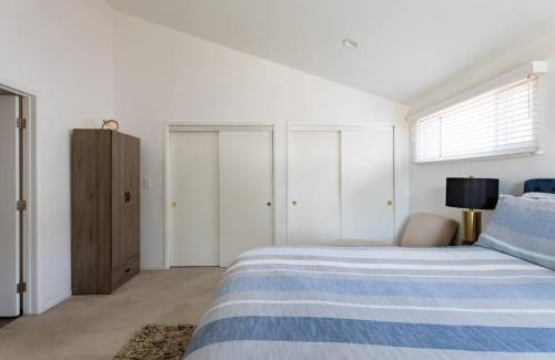 Inglewood House | Luxurious 4Bdrm Home with Private Backyard near SOFI, LAX