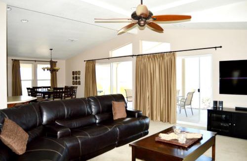 Havasu Lake House | Luxurious Havasu Lake View Home