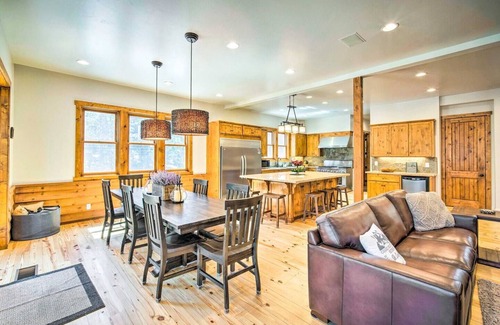 Upper Moonridge Cabin | Luxurious & Spacious < 3 miles to Ski Resort