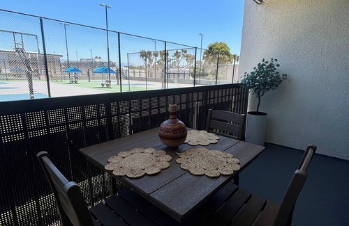 Santa Ana Heights Apartment | Luxurious Studio In Newport Beach with High Speed Internet and AC + More