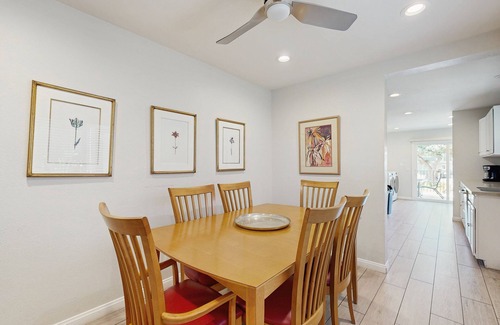 San Clemente Condo | Luxurious townhouse with ocean view, easy walk to beach & village center