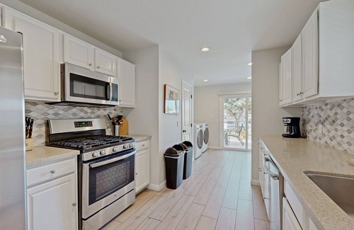 San Clemente Condo | Luxurious townhouse with ocean view, easy walk to beach & village center