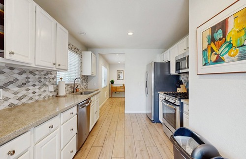 San Clemente Condo | Luxurious townhouse with ocean view, easy walk to beach & village center