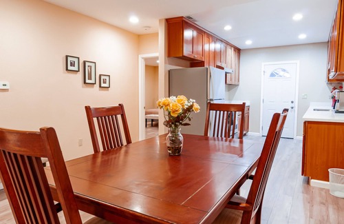 Santa Clara House | Luxury 3 BR Home By Levy's Great America Conv Ctr
