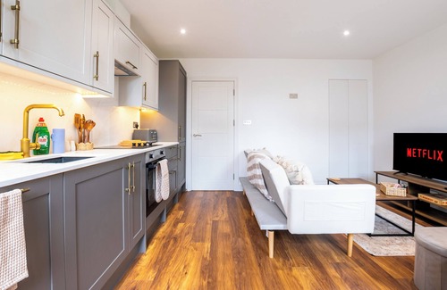 Dartmouth Park Apartment | Luxury 3BR Pool Table GymBike SmartTV WiFi