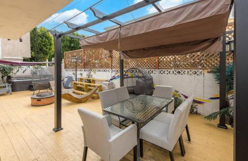 Mid City House | Luxury Bliss 3BR Home w/Private Jacuzzi & BBQ