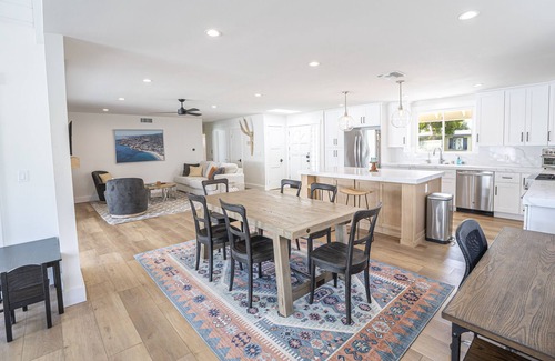 Costa Mesa House | Luxury Family-Friendly Home in Costa Mesa
