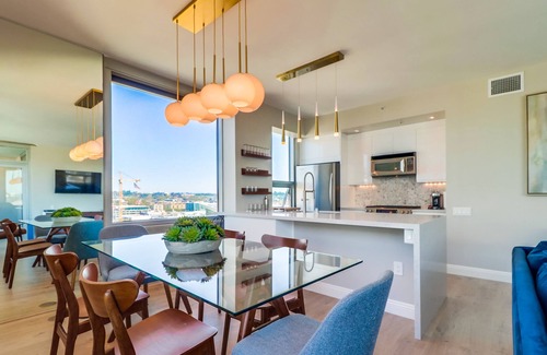 East Village Condo | Luxury furnished 2BR/2BA 18th floor unit, stunning city, bay and Petco views