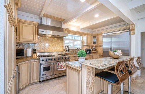 Spring Valley House | Luxury Home Centrally Located to all of San Diego s Attractions