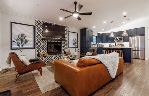 Sugarloaf Cabin | Luxury Modern Cozy Alpine Oasis HotTub+Cinema Room+Firepit