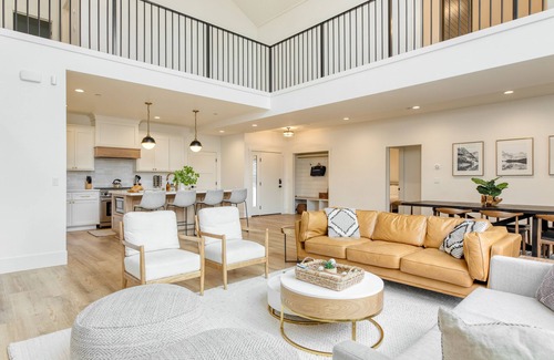 Lake Arrowhead House | Luxury Retreat, 5mins to the Lake | Game Room + Fire Pit | Howlite by AvantStay
