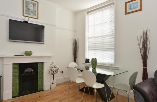 Nine Elms Apartment | Luxury Riverside 2 bedroom Apartment