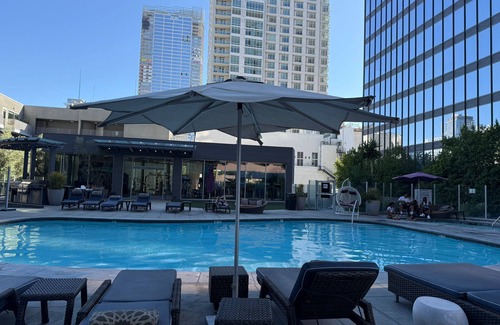 Financial District Apartment | Luxury Skyline in the heart of DTLA