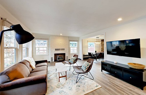 Lakeside Park House | Maisonette ∙ 5 bedrooms ∙ 20 guests