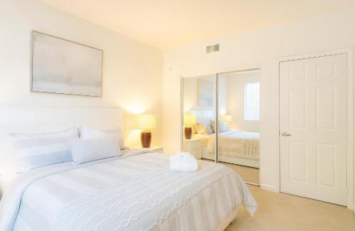 Marina del Rey Apartment | Marina del Rey Modern 2BR - Pool - Spa - Fitness