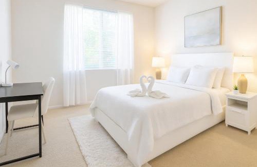 Marina del Rey Apartment | Marina del Rey Modern 2BR - Pool - Spa - Fitness
