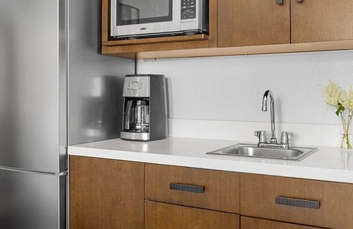 Palm Desert Resort | Marriott's Desert Springs Villas I - STUDIO + Kitchenette + Full Bath Sleeps 4