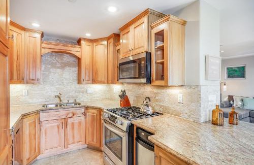 South Mission Beach House | Massive Dream Beach Home - Dog Friendly, AC, Steps2Sand
