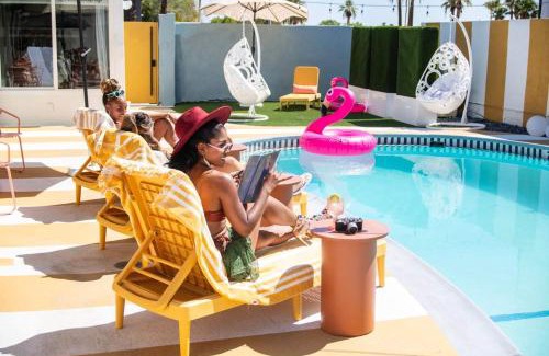 Uptown Design District Villa | Mod Hotel
