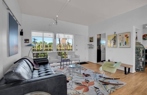 The Movie Colony Condo | Modern 1-bedroom condo in the mid century haven of Palm Springs