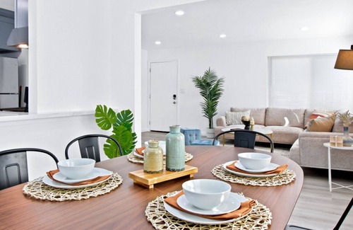 Alhambra Apartment | Modern 3BR Unit + Parking + Near DTLA #TravelSGV