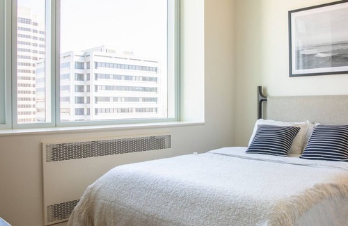 Downtown Oakland Apartment | Modern Apartment in Prime Location (ID2480X10)