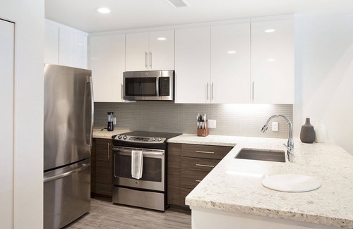 Lincoln Acres Apartment | Modern Apartment in Prime Location (ID6738X99)