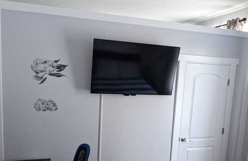 Anaheim Colony Historic District Apartment | Modern Condo downtown Anaheim Disneyland