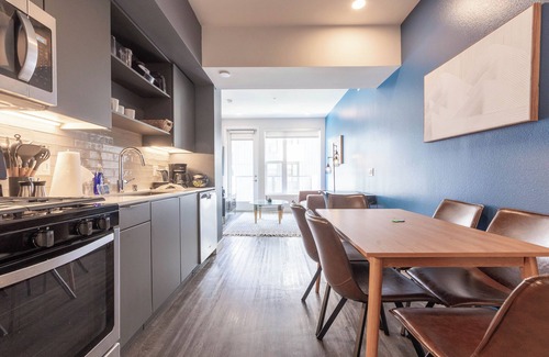 Hollywood Apartment | Modern Gem in Hollywood