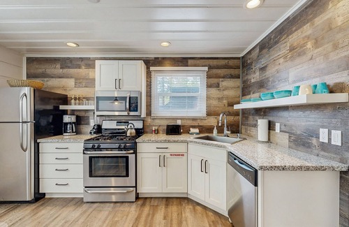 Lakeside Park Cabin | Modern Hideaway with Hot Tub & Firepit | Walk to Beach & Heavenly Village